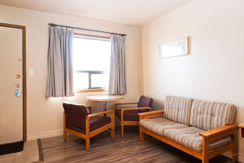 Horizon Motel Saint Albert Екстер'єр фото