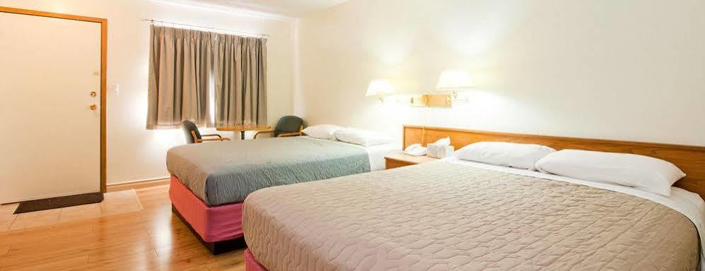 Horizon Motel Saint Albert Екстер'єр фото